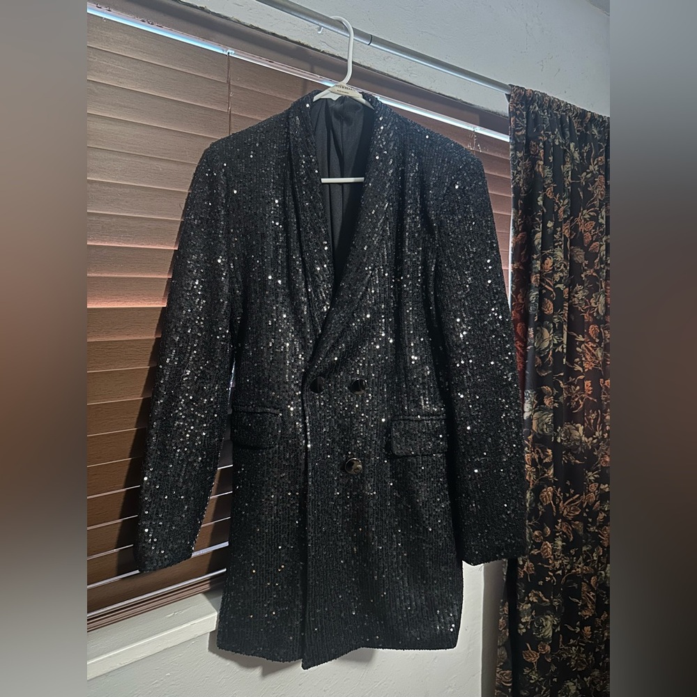Black Sequin Tuxedo Jacket for Formal Events